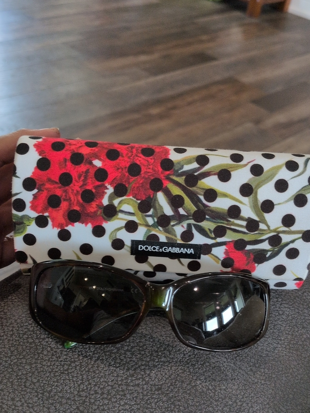 Dolce & Gabbana Y2K Archival 3009 Sunglasses & Carnation Polka Dot Case